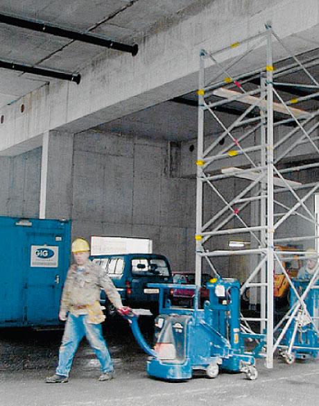 Безпечне переміщення башти Doka Staxo 100